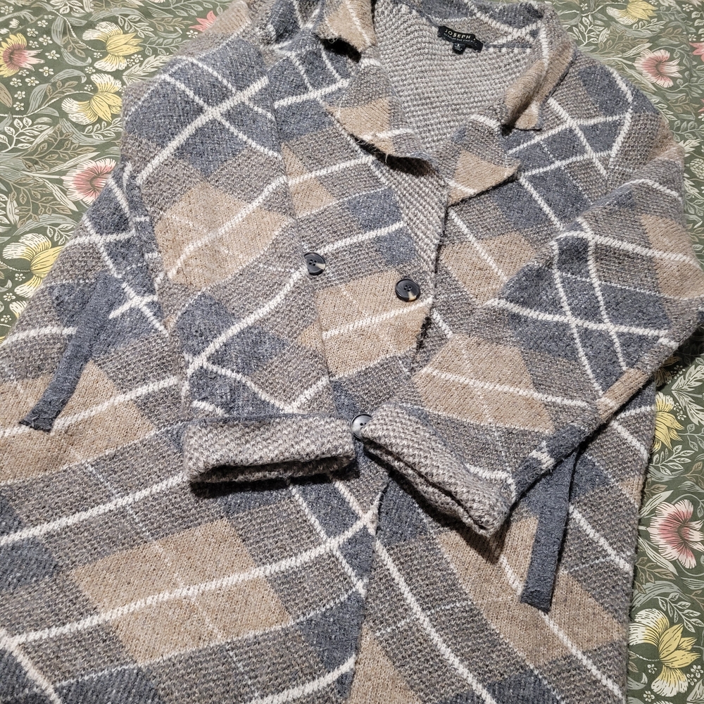 Joseph A Gray and Cream Knit Knee Length Sweater. Size Large.